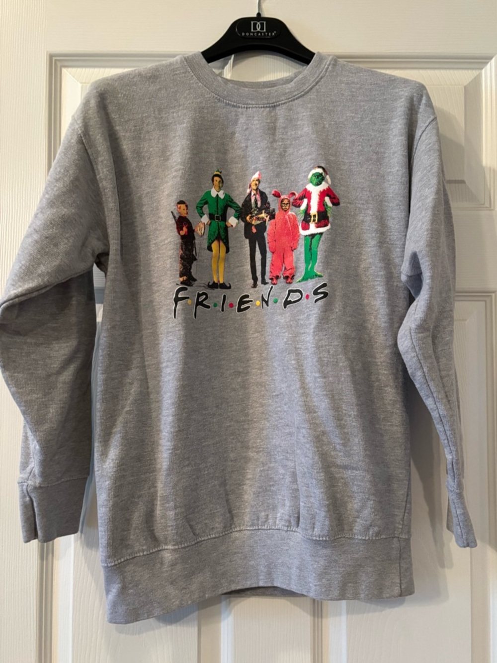 Friends Holiday Character Grey Sweatshirt Size M